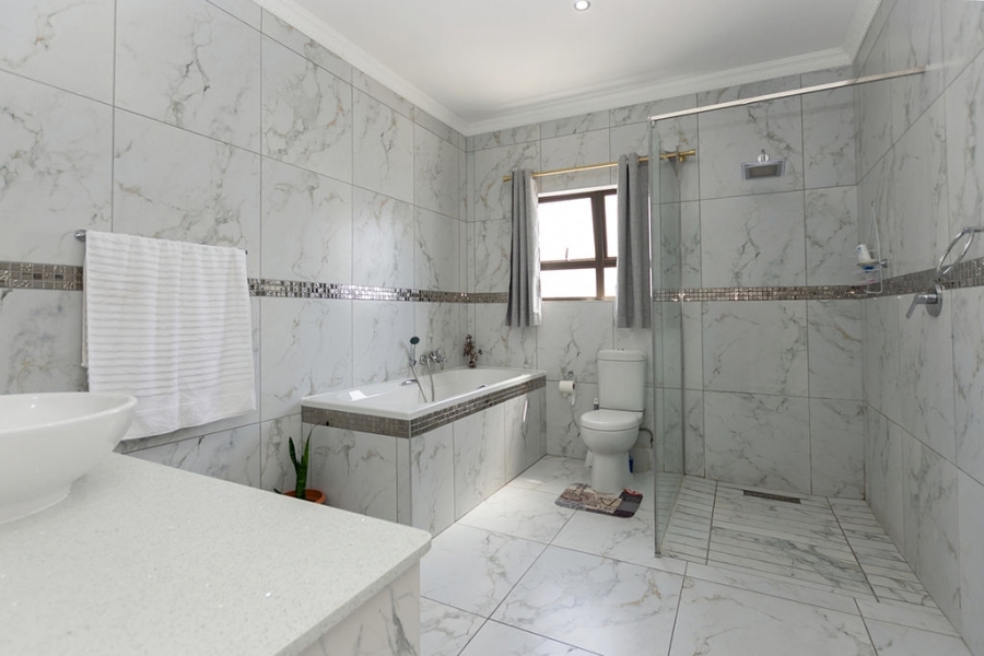 3 Bedroom Property for Sale in Country Club Western Cape